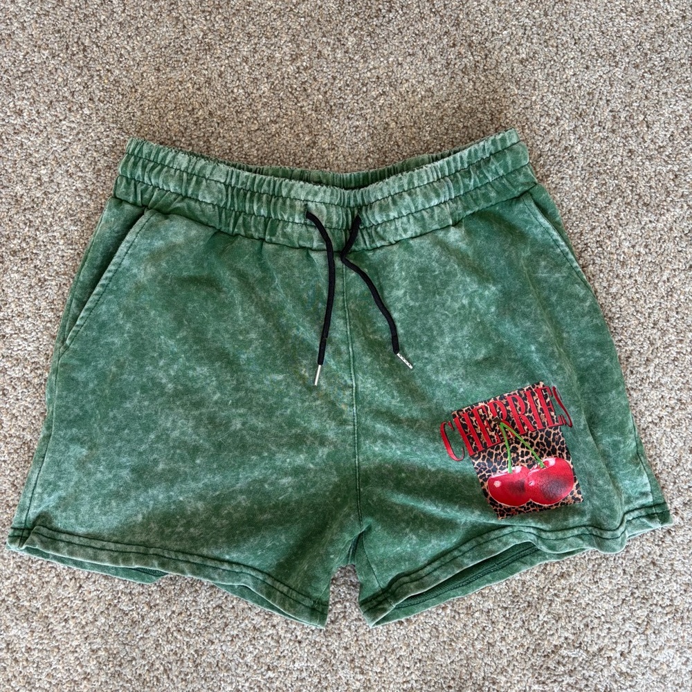 💚Green Cherry Graphic Women's Shorts❤️